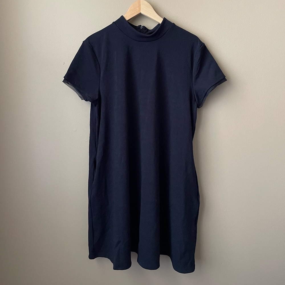 Simply Vera Wang Women’s XL dress. Navy mock neck formal dress, short sleeves